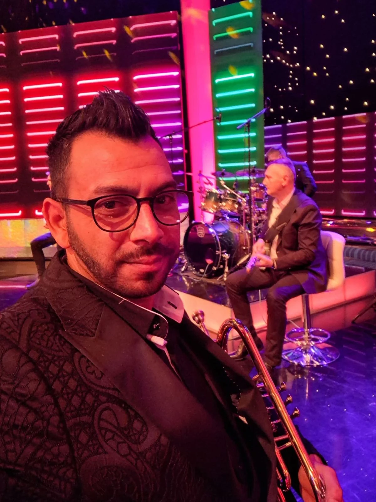 Crno-beli portret Milana Miće Petrovića sa trubom